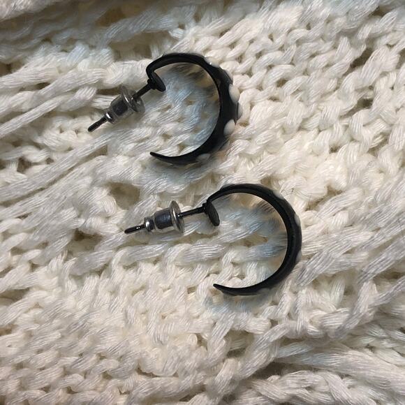 Black & White Textured Bump Polka-Dot Crescent Shaped Earrings - Picture 4 of 7